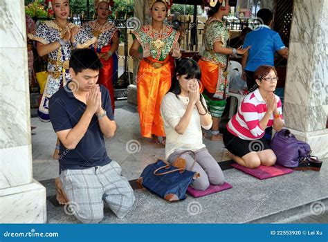 how to pray for thai people.